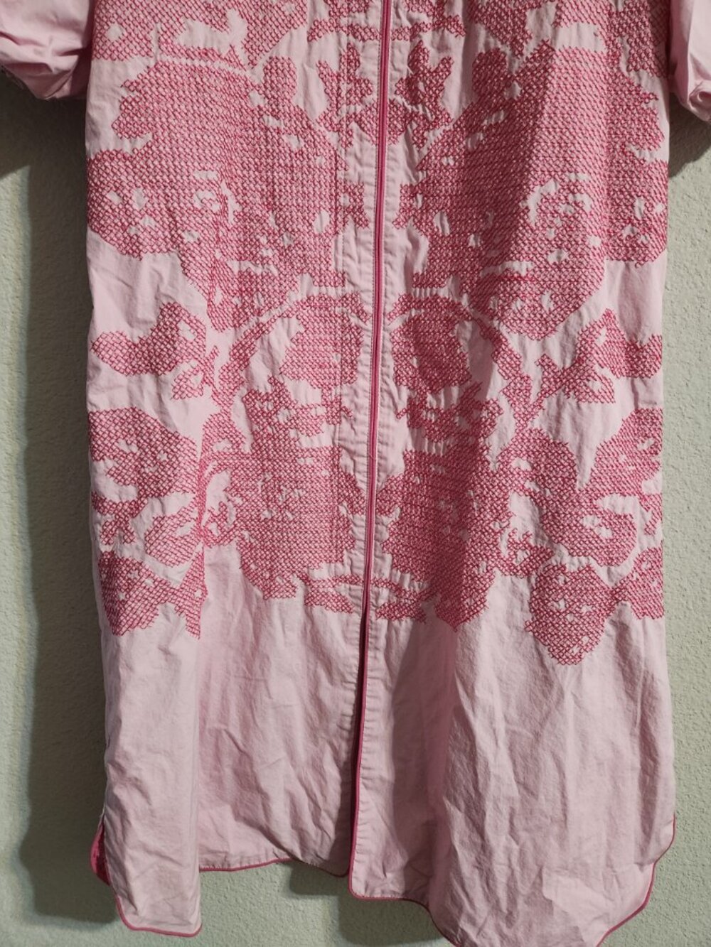 Tuckernuck Hyacinth House Pink Arem Embroidered Caftan Front Zip size small - Picture 7 of 10
